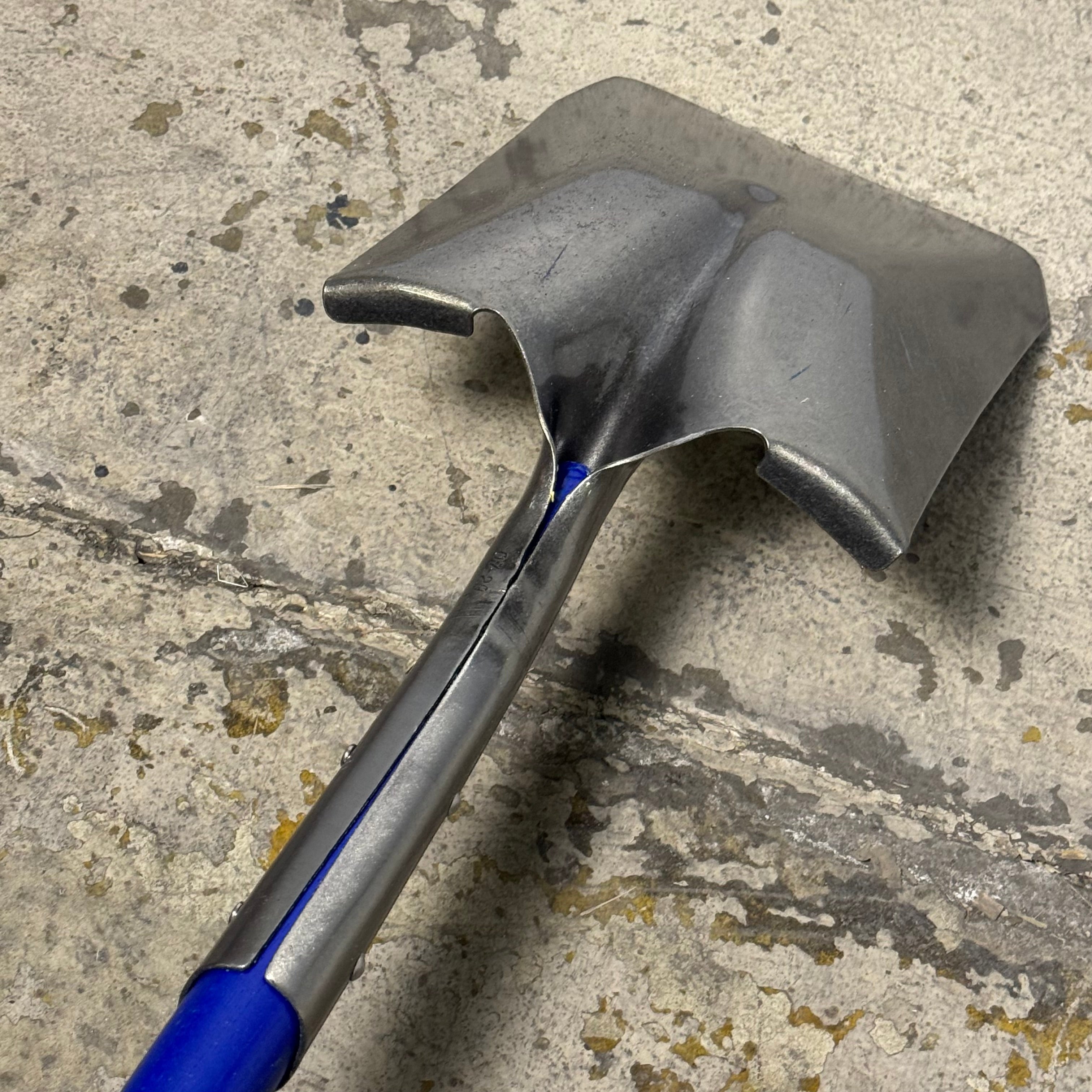 Square Point Shovel 30-Inch Wood Handle Tool