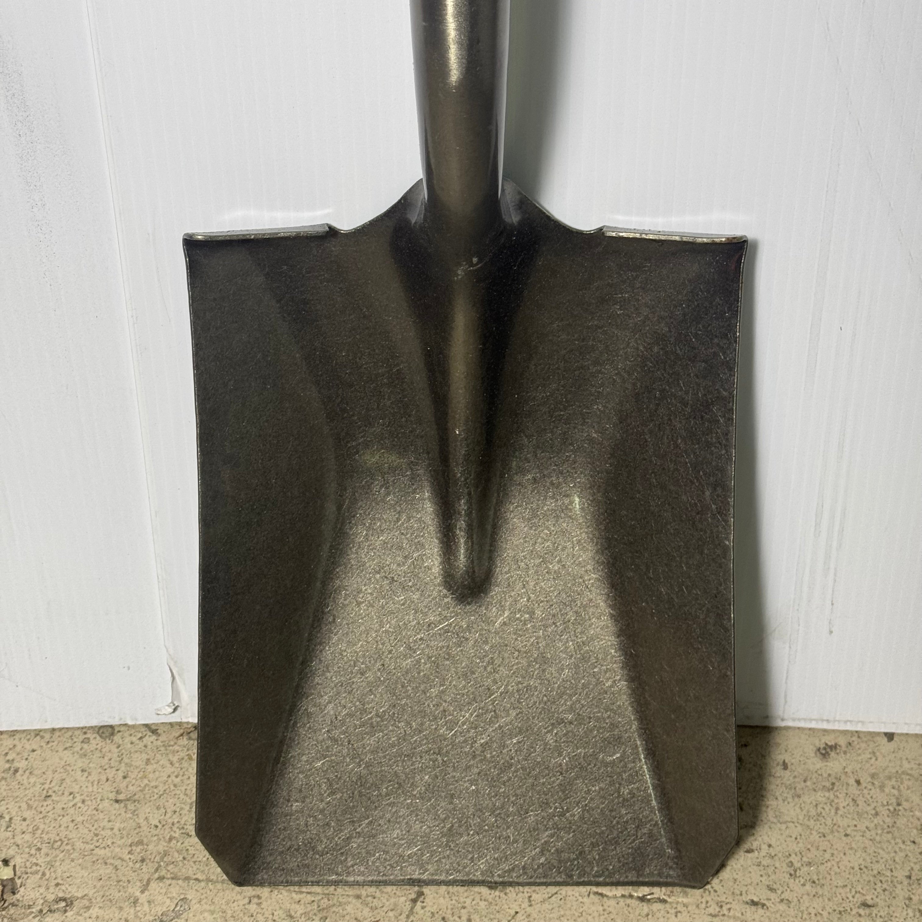 Square Point Shovel 30-Inch Wood Handle Tool