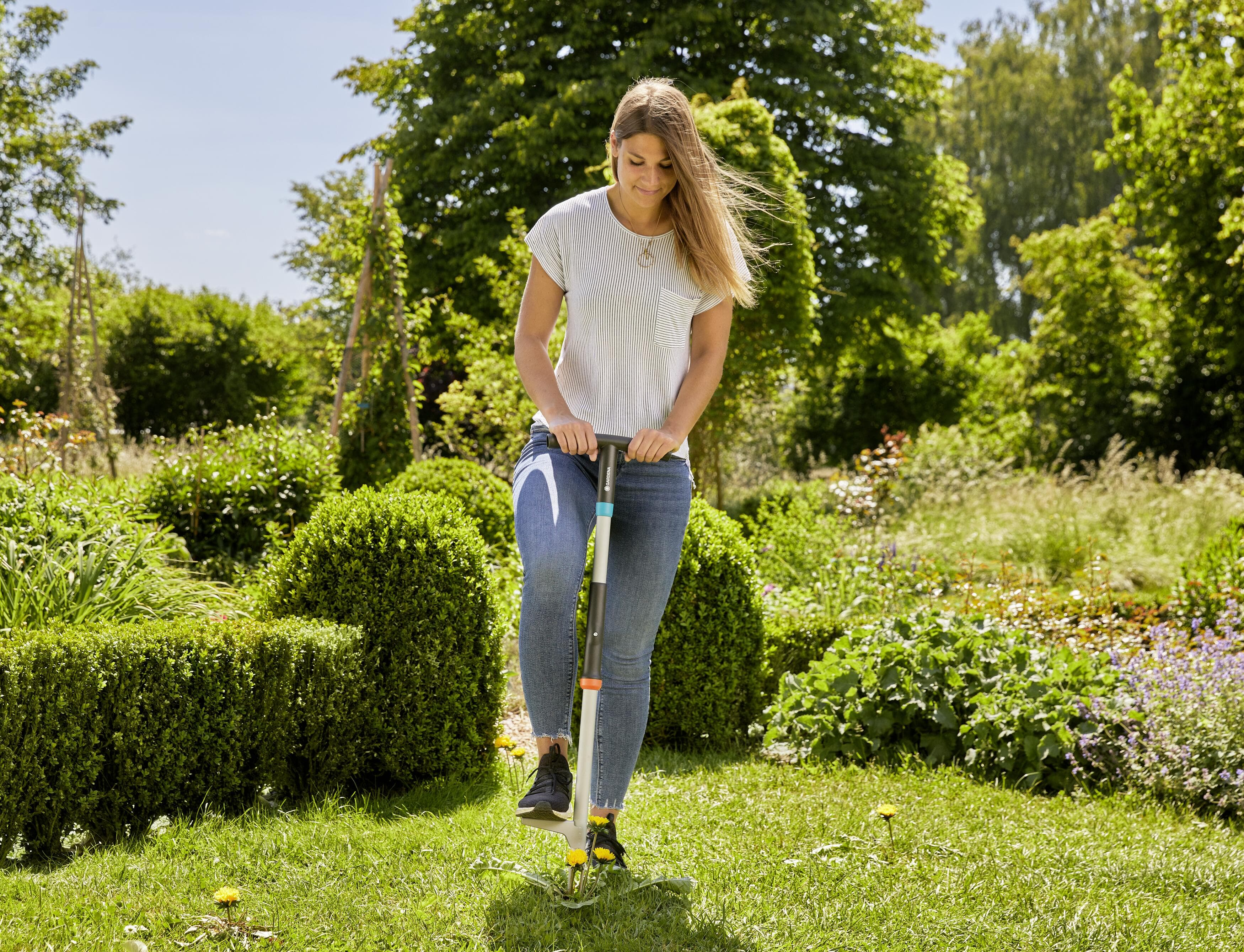 Weed Puller Hand Tool for Easy Garden Weeding Tasks